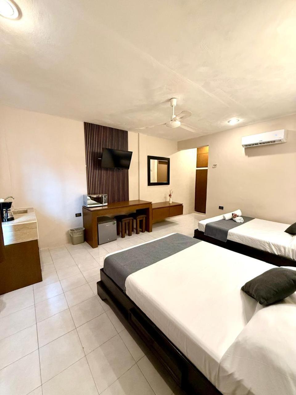 Hotel Baroni Progreso  Bagian luar foto